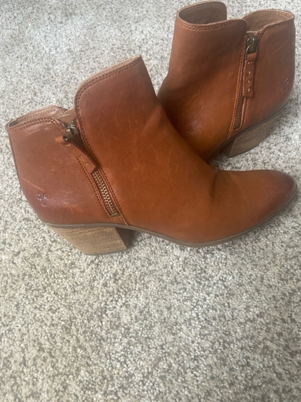 Frye ‘Judith’ double zipper Leather Ankle Boots in Cognac Brown - Women